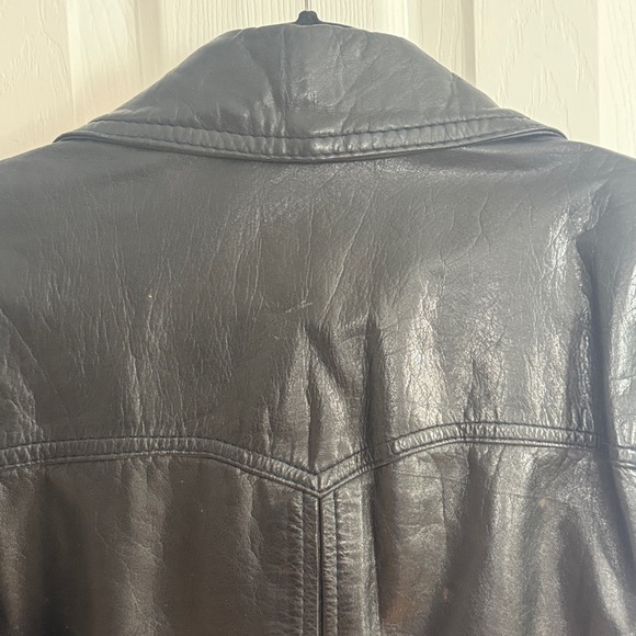 Vintage Men's Black Leather Jacket - Picture 3 of 13